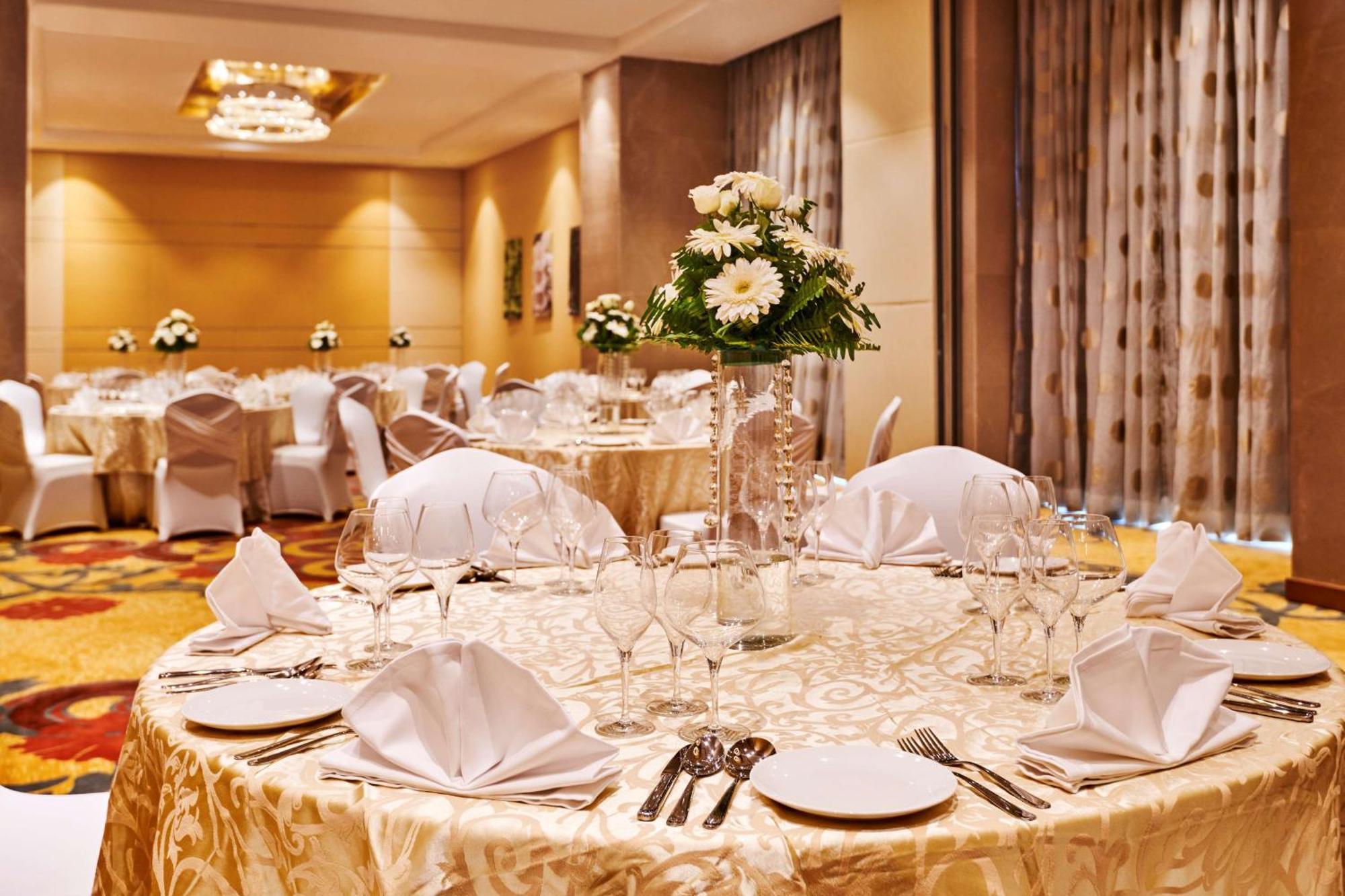 Hilton Garden Inn Lucknow Exterior foto