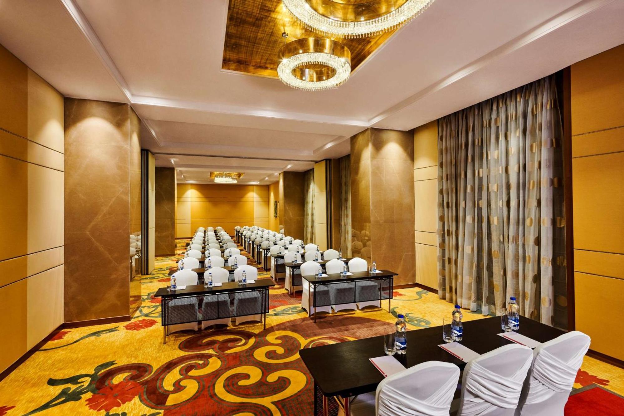 Hilton Garden Inn Lucknow Exterior foto