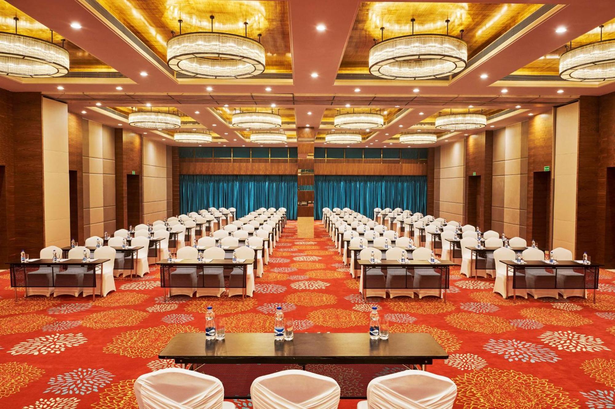 Hilton Garden Inn Lucknow Exterior foto