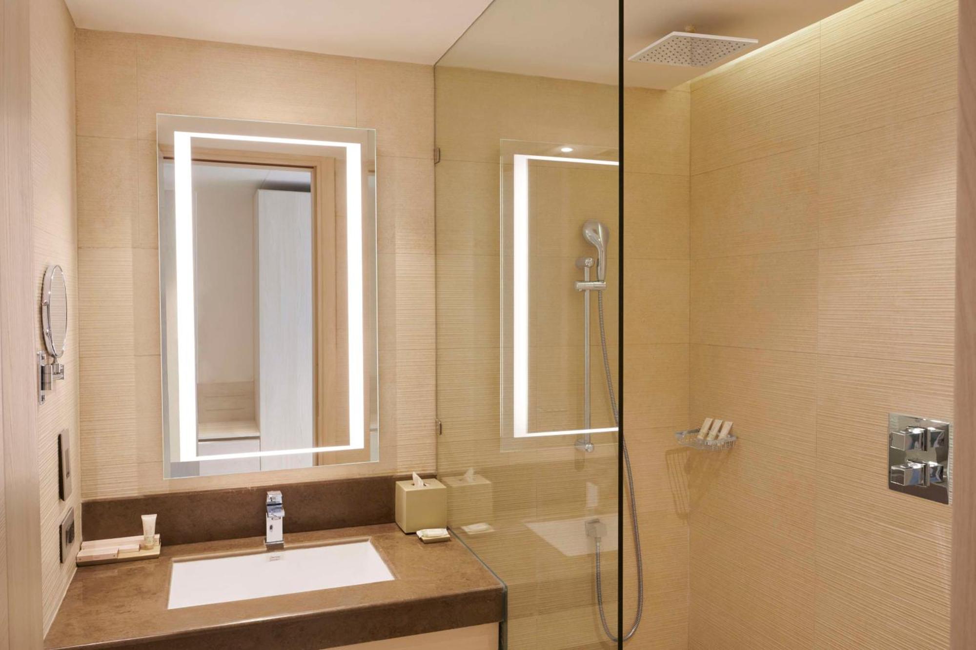 Hilton Garden Inn Lucknow Exterior foto