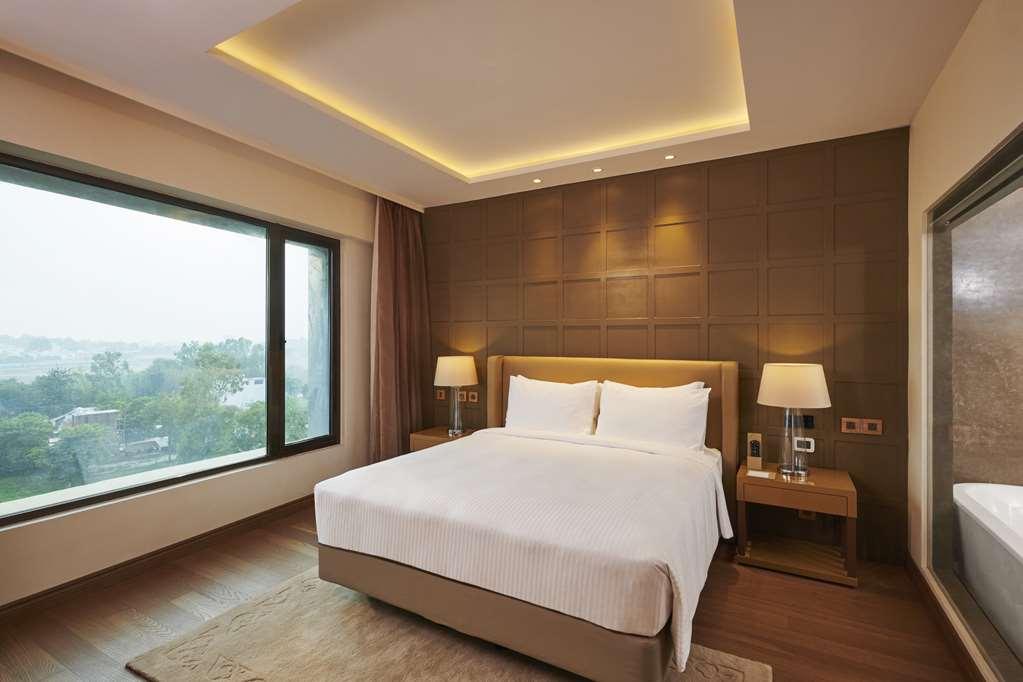 Hilton Garden Inn Lucknow Habitación foto